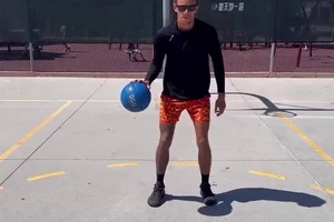如何模仿篮球偶像的进步方式:中学生篮球选手的必修课